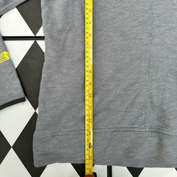 The North Face Women’s Cowl Funnel Neck Sweatshirt - Picture 6 of 9